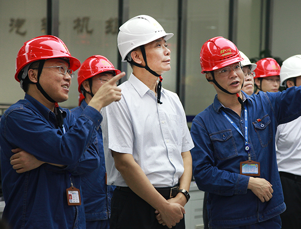 8月21日至23日，華電集團公司黨組成員、副總經(jīng)理陳建華在上海會見了通用電氣公司全球副總裁、全球氣電業(yè)務總裁馬基樂，并到上海區(qū)域企業(yè)調研。   8月22日，陳建華在上海會見了通用電氣公司全球副總裁、全球氣電業(yè)務總裁馬基樂