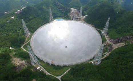 
            	天眼探空、蛟龙探海、悟空探秘、墨子传信、大飞机一飞冲天！“十二五”以来，中国干成了多件长期干不成的“大事”。党的十九大报告中指出的以天宫、蛟龙、天眼、悟空、墨子、大飞机等为代表的一系列重大科技成果， 让世界瞩目！浩瀚太空 天宫天眼悟空墨子齐给力五年以来，中国人对浩瀚宇宙的探索一往无前