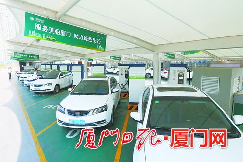 
	新能源汽車發(fā)展目標


	-　　現(xiàn)在


	-　　截至目前，廈門市登記的新能源汽車12000多輛，公共領域充電樁1800多個。


	-  2020年


	-　　按照相關規(guī)劃，至2020年，全省電動汽車總數(shù)將達到10萬-13萬輛