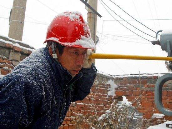 
                
	
                    
	隨著雨雪天氣來襲，多地電網(wǎng)負(fù)荷再次創(chuàng)下冬季用電負(fù)荷新高。

	

	圖片來自網(wǎng)絡(luò)

	其中：1月4日21時(shí)，北京電網(wǎng)最大負(fù)荷創(chuàng)冬季新高，達(dá)到1867.1萬千瓦