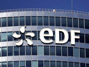 
	
                    
	【电缆网讯】3月27日，法国电力集团(EDF)表示，公司计划到2035年投资99.3亿美元在电力储能领域。该公司首席运营官Jean-Bernard Levy表示，电子储能科技有可能彻底改变能源领域